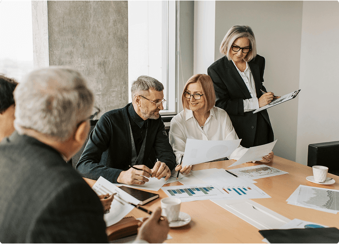 service_people_working