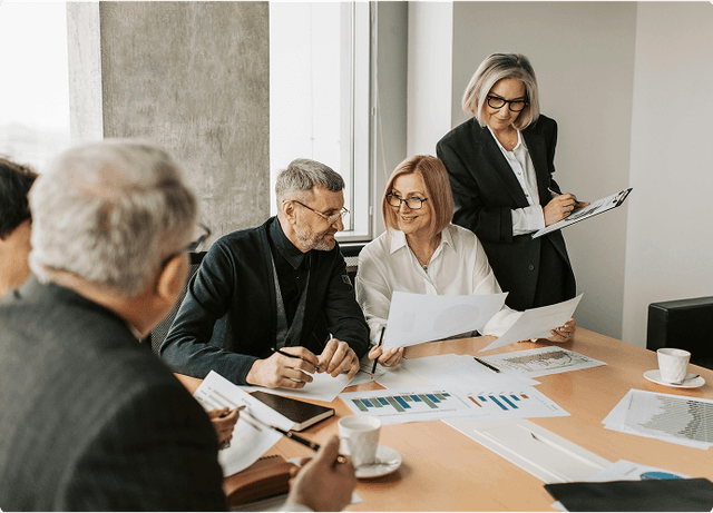 service_people_working